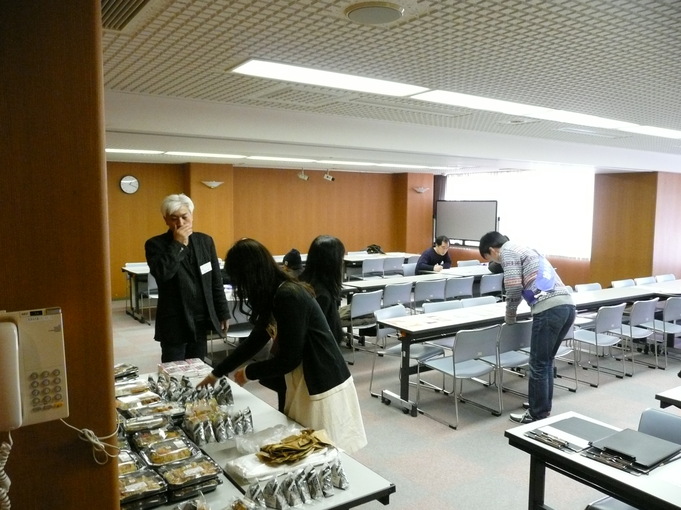 ②相談会場（準備中）P1050785.JPG
