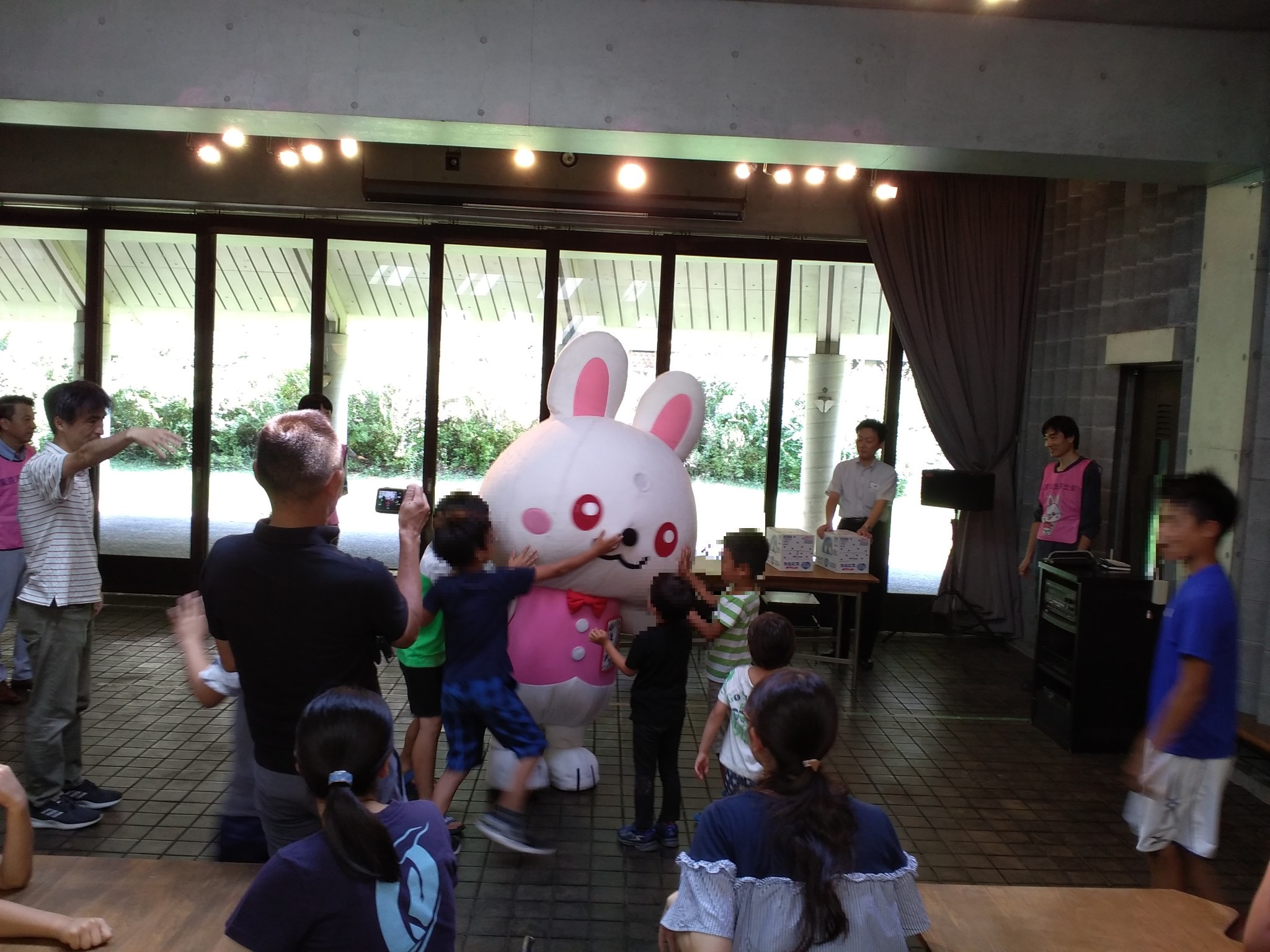 しほたんとのふれ合い（東京サレジオ学園）.jpg