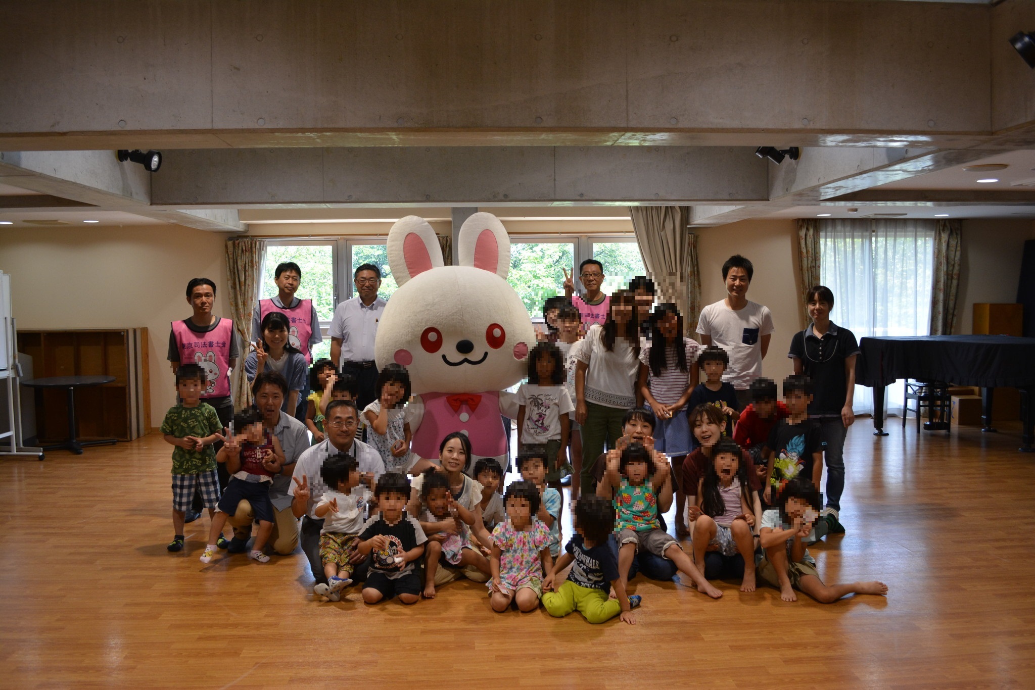 集合写真（至誠学園）.jpg