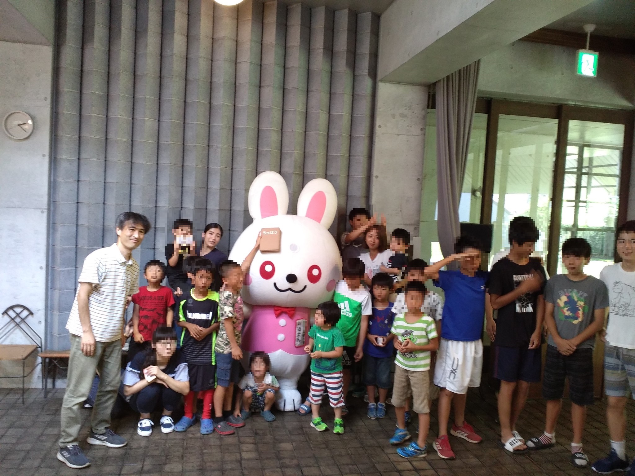 集合写真（東京サレジオ学園）.jpg