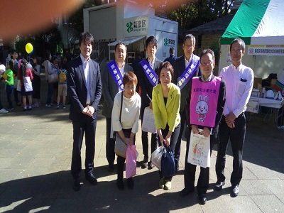 山田美樹議員を囲んで